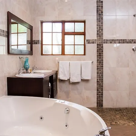 Queen Manor Boutique Guest House Graaff Reinet Exterior photo